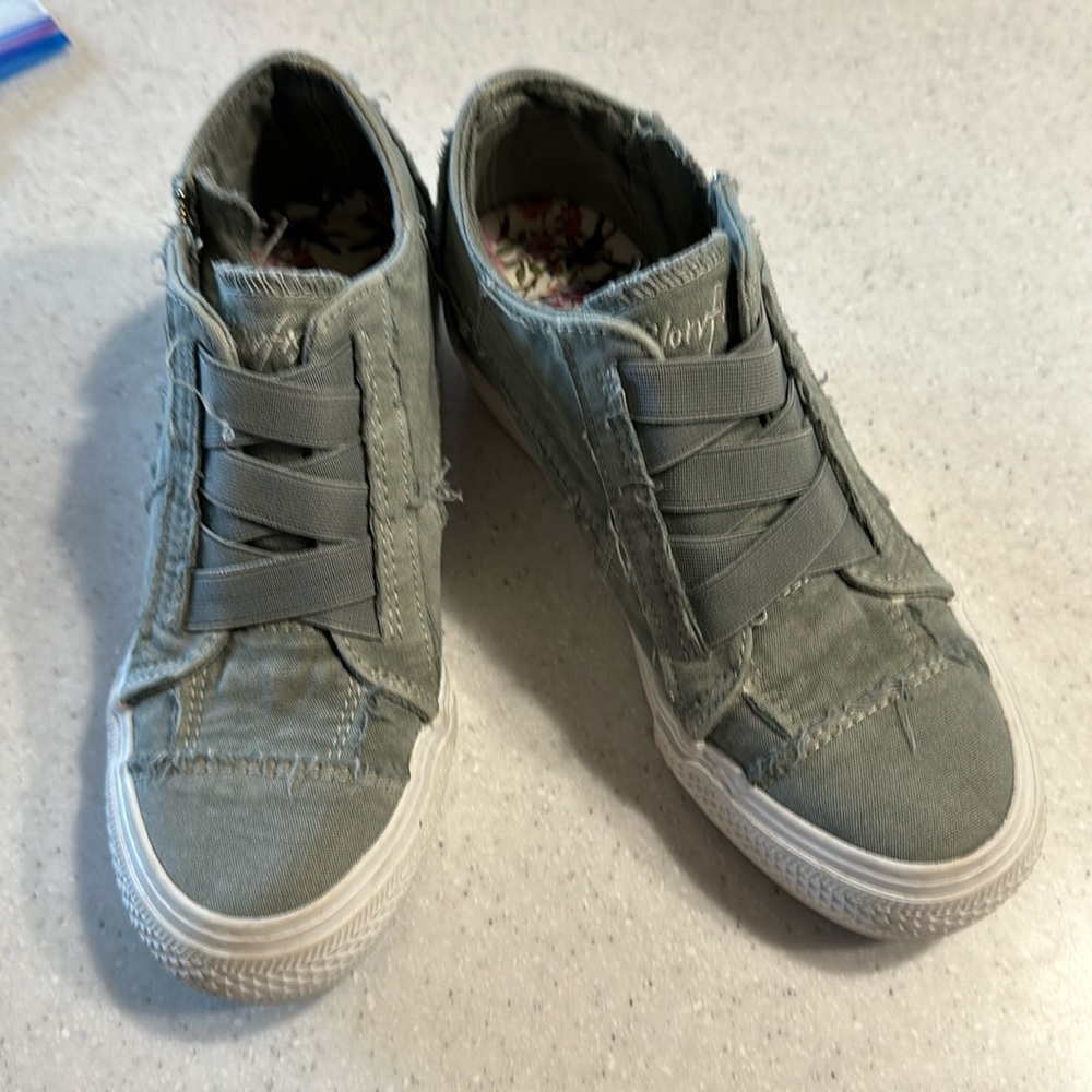 Blowfish sneaker